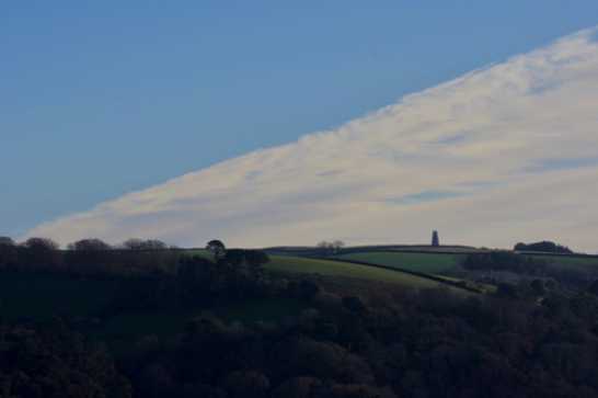 15 December 2022 - 10:20:09
Not sure what to call this. It's a cloud drawn with a protractor maybe ?
------------------
Straight line cloud over kingswear